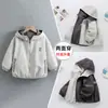 Jaqueta Reversível para Meninas, Estilo Primavera e Outono, Novo Modelo 2026, Casaco Infantil Estiloso, Corta-vento com Capuz para Primavera para Crianças Maiores