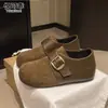 Versão em couro de boi com sola grossa, que aumenta a altura, forrada com fleece, sapatos Birkenstock para mulheres, novidade Outono/Inverno 2026, sapatos casuais versáteis, mocassins slip-on