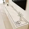Tapete para TV na cor creme, não lavável, resistente a óleo e à prova d'água, toalha de mesa retangular longa, exalando um luxo leve e estética de alta qualidade, adequado para uso como tapete de balcão na entrada ou perto do sapateiro