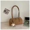 Bolso de lunares de nicho exquisito y moderno para mujer, nuevo bolso de moda 2026 de un solo hombro tipo almohada para debajo del brazo, bolso de mano Boston