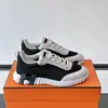 25 Zapatos Deportivos Casuales Retro de la Marca H para Verano-Otoño con Suela Dentada, Ligeros con Cordones para Hombre, Tendencia