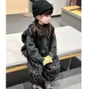 Conjunto de Outono para Meninas 2026 Novo Colete Estiloso Suéter de Tricô Calça com Estampa de Leopardo Conjunto de Três Peças Roupas de Outono para Crianças