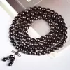 Palo de Rosa Africano Sándalo Sangre de Venus Pulsera de 108 Cuentas Cuentas Budistas Rosario de Múltiples Vueltas Adornos de Mano Cuentas de Madera de Perla Negra