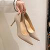 Saltos Altos de Camurça Preta, Saltos Finos Femininos, Bico Fino, Tamanho Grande, Moda Europeia e Americana, Boca Rasa, Sapatos de Salto Médio da Moda, Primavera e Outono