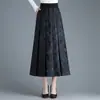 Saia Longa Jacquard de Cetim Vintage para Mulheres, Outono 2026 Nova Saia Plissada de Cintura Alta Emagrecedora Linha A de Comprimento Médio