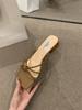 Sandálias Estilo Noite Francesa Sapatos Femininos para Uso Externo Primavera e Verão 2024 Novo Prata Bico Quadrado com Saia Sandálias de Salto Grosso
