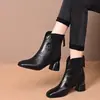 Botas Femininas de Salto Grosso Estilo Francês 2026 Outono/Inverno Novas Elegantes Versáteis Confortáveis Botas Simples Bico Quadrado Elegantes Botas de Algodão com Plus Velvet