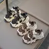 Tênis Casuais Infantis Sapatos para Meninos Modelo Novo Primavera 2026 Tênis Casuais para Correr para Crianças Maiores Sapatos Estilo 'Dad Shoes' para Meninas