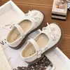 2026 Verano Nuevos Zapatos Negros de Cuero para Niñas Moda Infantil Mocasines de Rendimiento con Lazo Zapatos Individuales para Niños Pequeños y Medianos
