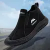 Sapatos masculinos de algodão simples, sapatos de algodão de tamanho grande para exportação, novo estilo outono e inverno 2026, botas de neve quentes com forro de fleece, botas de algodão para meia-idade e idosos