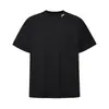 Camiseta Casual Masculina de Manga Curta com Gola Redonda e Bordado de Letras com Micro-Etiqueta, Design de Nicho de Verão com Costura Visível, Top Casual para Casais