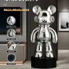 1 m Grande Ornamento de Chão Galvanizado Mochila de DJ Urso com Áudio Bluetooth ao Lado do Gabinete de TV da Sala Decoração de Villa