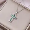 Colar Feminino Colorido Zircônia Joias Design de Nicho Pingente Cruz Completo em Diamante Colar Corrente de Clavícula em Aço Inoxidável
