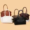 Bolso tote vintage de gran capacidad para mujer, para el principio del otoño, lujo ligero, nicho, patrón de lichi, versátil para llevar al hombro y debajo del brazo