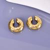 E151 Clip para oreja de dona retro europeo y americano sin agujero en la oreja textura geométrica hueco anillo para la oreja baño de oro 18k joyería