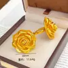 Anel grande de rosa com buquê tridimensional oco estilo doce em liga de cobre, anel exagerado de flor índice em ouro de imitação