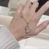 Collar de Calabaza de Ágata Roja Chapado en Oro Rosa de 18 Quilates para Mujer, Colgante de Nácar Blanco de Alta Gama, Cadena de Clavícula de Lujo Ligero Regalo