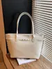 Bolso de Axila de Gamuza de Gran Capacidad Retro Diseño de Nicho de Gama Alta Hebilla Metálica Bolso de Hombro Tote Portátil para Mujer