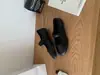 Sapatos rasos de camurça com velcro retrô para mulheres, novo estilo 2026, sola macia, confortáveis para usar o dia todo, adequados para o trabalho e para sair à noite, estilo Mary Jane