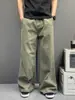 Pantalones cargo para hombre de moda en gris claro con paneles plisados, pierna ancha, corte recto, ajuste holgado, caída fluida, pantalones casuales y versátiles de pierna curva