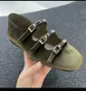 Zapatos Mary Jane de punta fina, versátiles para mujer, nuevo diseño de punta cuadrada, estilo delicado, suela plana, hebilla de tres filas, estilo slip-on, retro 2026
