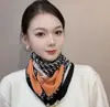 Bufanda Cuadrada Cálida de Nuevo Estilo 2025 con Hebilla Magnética, Bufanda Triangular de Seda, Bufanda de Algodón para Mujer, Bufanda Elegante para el Cuello para Primavera, Otoño e Invierno, Versátil y Elegante