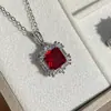 Colar anel geométrico quadrado vermelho sangue pombo transfronteiriço Versa banhado a ouro conjunto de três peças moda europeia e americana estilo personalizado