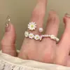 Anel Pérola Florzinha Margarida para Mulheres, Anel Aberto Fresco Simples e Doce, Design de Nicho para Empilhar no Dedo Indicador