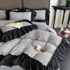 Juego de colcha de cuatro piezas de estilo francés, romántico y de alta gama, con encaje grande, gasa de doble capa y diseño jacquard en relieve, que incluye una cubierta de cama de tres piezas estilo princesa