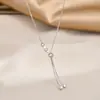 2023 Novo Estilo Elegante Corrente de Clavícula Feminina Banhada a Ouro Real Colar Longo com Franja e Pérolas Corrente de Suéter Personalizada Versátil