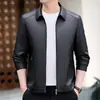 Jaqueta de Couro Masculina 2026 Primavera Outono Inverno Novo Estilo Roupa Masculina Meia-idade Casual de Negócios Simples Confortável Jaqueta de Couro Cor Sólida Casaco