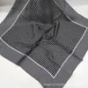 Bufanda Nueva Clásica Estampada de 70 cm para Primavera, Otoño e Invierno Bufanda Popular Bufanda Larga de Gasa Bufanda de Seda Protector de Cuello Bufanda Cálida para Mujer