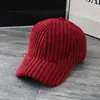 Gorra estilo coreano de otoño e invierno color liso raya gruesa sombrero de pana para pareja todo partido estudiante moderno cálido gorra de béisbol