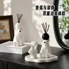 Botella difusora de aroma de oso polar para dormitorio interior, difusor de aroma de alta gama sin llama, perfume para habitación del hogar, adorno decorativo de escritorio
