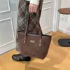 Bolso Tote de Nicho de Moda 2026 Invierno Nuevo Modelo Lujo Ligero Moda Versátil Simple Casual Bolso de Hombro Cruzado
