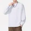 Camiseta masculina de manga comprida, novo estilo 2026, branca da moda, versátil para sobreposição, para usar no outono, gola redonda, tamanho grande, adequada para primavera e outono