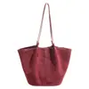 Bolso para Mujer Yue Zi Estilo Nuevo Gran Capacidad Terciopelo Retro Forma de Pan Mujer 2026 Estilo Nuevo Principios de Otoño Versátil Casual Bolso de Hombro Coreano