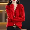 Suéter de Lana con Bloques de Color y Cuello en V Estilo Chanel Otoño 2026 Nuevo Cárdigan de Punto para Mujer Camisa Base Versátil y Elegante