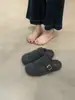 Novos Sapatos Flats Cinza 2025 com Sola Grossa, Forro Interno Quente de Lã, Aumento Interno de Altura, Meio Chinelo Peludo, Sola Externa Grossa, Sapatos Femininos Birkenstock para Outono e Inverno
