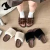 Pantuflas de Felpa Cálidas Estilo Coreano Temperamento Para Uso en Exteriores 2026 Otoño/Invierno Nueva Moda Versátiles Slip-on de Una Tira de Algodón