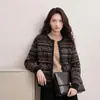 Cardigan de tricô novo outono e inverno em blocos de cores retrô, peça externa casual solta com gola redonda e abotoamento simples