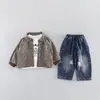 Conjunto de Primavera y Otoño para Niños 2026 Nuevo Moda Corduroy para Bebé Conjunto de Tres Piezas Chaqueta Informal para Bebé Tendencia