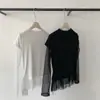 Foto Real de 26 Roupas Femininas de Alta Qualidade para o Início da Primavera de Dongdaemun, Coreia! Camiseta de Manga Longa com Gola Redonda e Manga de Tela Costurada, Falsa Peça Dupla