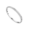 Pulseira de Aço Inoxidável Popular Transfronteiriça para Mulheres, Pulseira de Cintura Fina com Diamantes Quadrados de Alto Padrão com Diamantes, Joia Popular Popular de Aço de Titânio de Luxo Leve