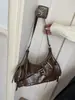 2026 Nova Moda Original Design de Nicho Rebites Garota Picante Couro com Cera de Óleo Outono Inverno Bolsa para Moto Feminina Bolsa de Ombro
