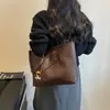 Bolso grande tejido vintage para mujer, nuevo bolso tote coreano simple de moda para el verano 2026, bolso de hombro para el día a día de gran capacidad