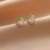 Pendientes de Corazón con Tachuelas de Diamantes Lindos y Vibrantes, de Moda Popular, Nuevos, para Mujer, con un Toque de Lujo Ligero y de Alta Gama, Pendientes de Aguja de Plata