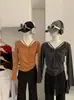 Camiseta Básica de Manga Larga con Tirante Retorcido y Cuello en V Estilo Coreano Omalai para Mujer 2026 Nueva Moda Primavera 6249
