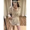 Camisa de lino para mujer, color lino, de lujo ligero y sofisticada, para principios de otoño, top de manga larga con estilo 'old money' y relajado, chaqueta fina
