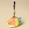 Chaveiro Pingente Escultura em Madeira Artesanal Peixe Amarelo Pequeno Pingente Desenho Animado Animal Marinho Pingente de Mochila Anel de Corrente Presente